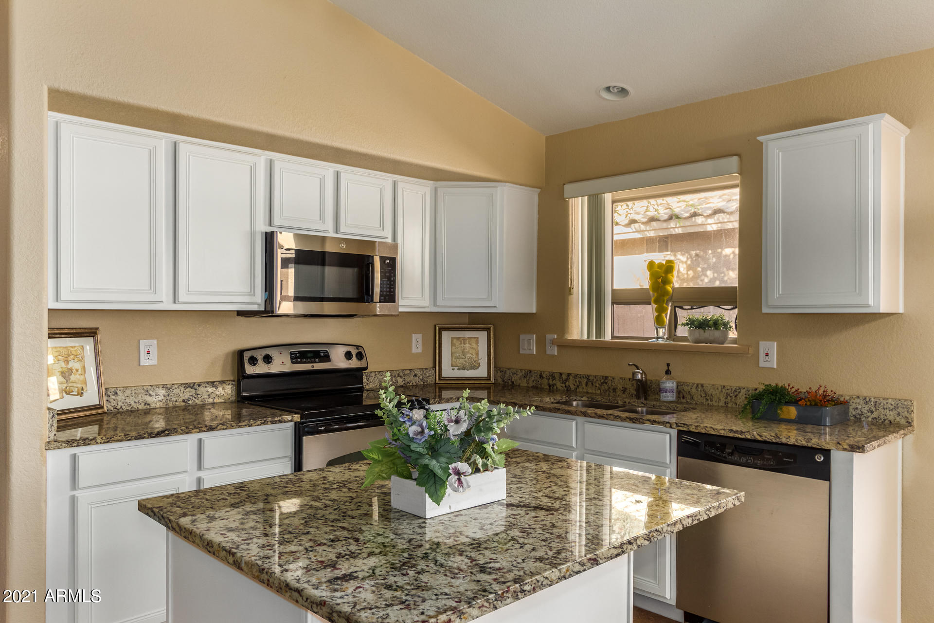 4613 West Beverly Road Laveen, AZ 85339 - Photo 9 of 25 09 - Beverly