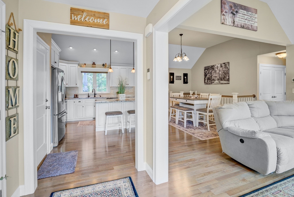 7 Glendale Road Hopedale, MA 01747 - Photo 6 of 40 Gallery Image 6
