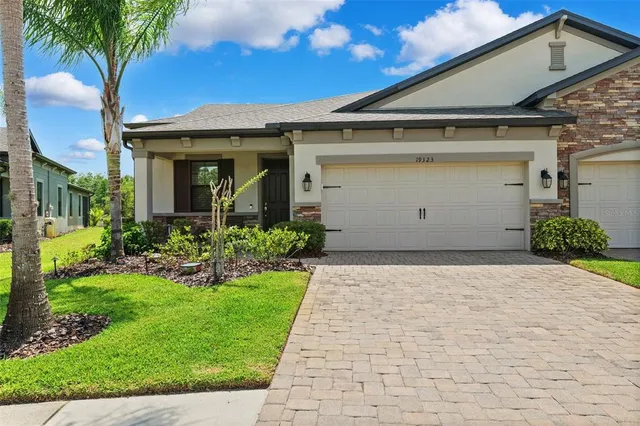$405,000 | 19323 Hawk Valley Drive, Tampa, FL 33647