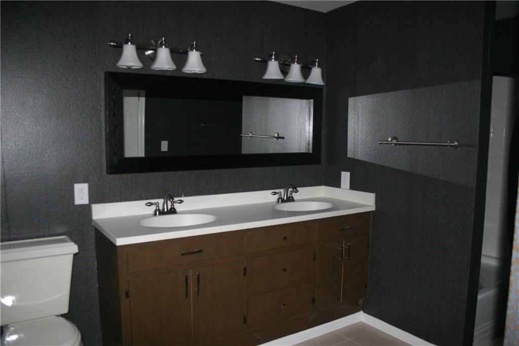 4065 North Riverside Drive Columbus, IN 47203 - Photo 17 of 25 Gallery Image 17