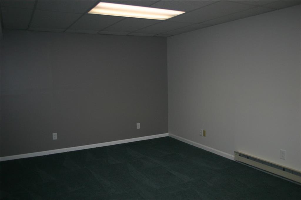 4065 North Riverside Drive Columbus, IN 47203 - Photo 23 of 25 Gallery Image 23