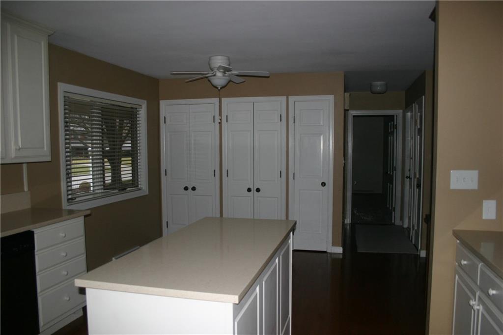 4065 North Riverside Drive Columbus, IN 47203 - Photo 8 of 25 Gallery Image 8