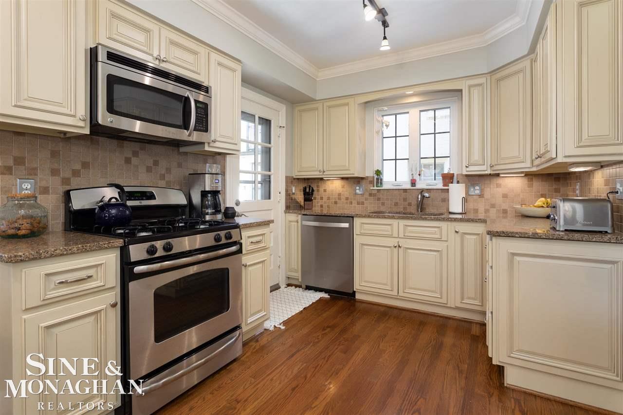 274 Moran Road Grosse Pointe Farms, MI 48236 - Photo 10 of 44