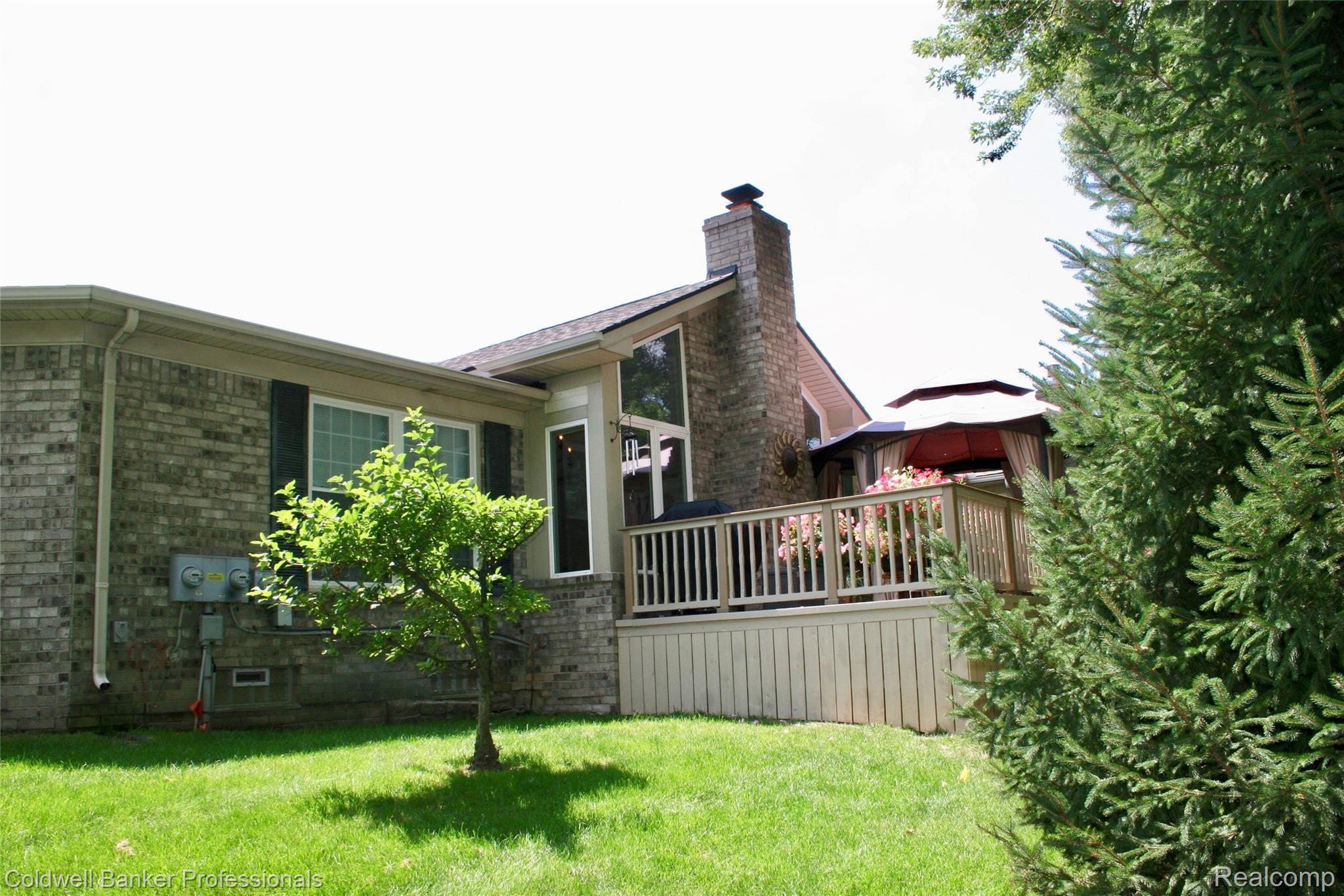 18347 Pleasant Valley Drive Macomb, MI 48044 - Photo 37 of 55 fullsizeoutput_4e8.jpeg