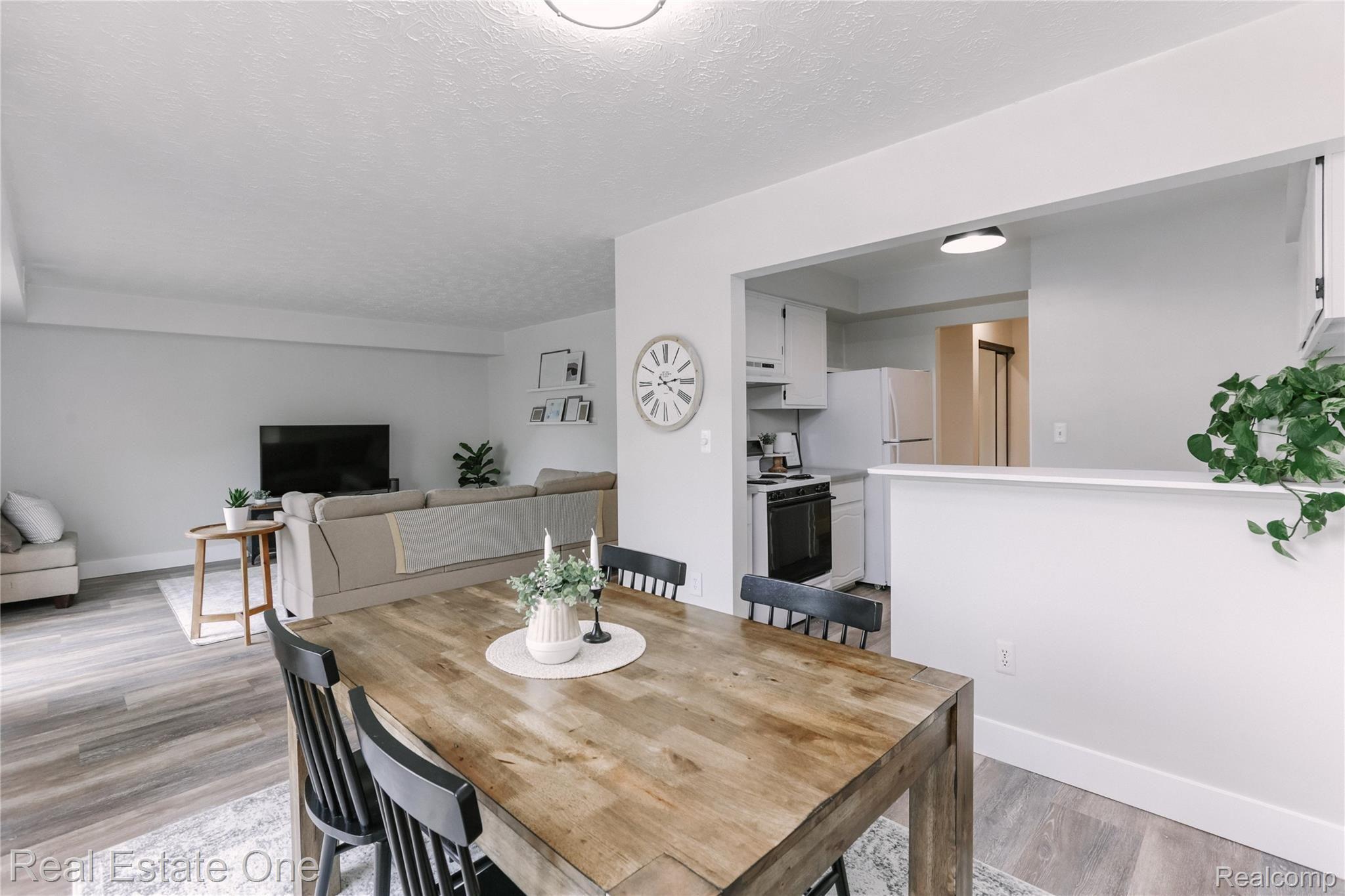 1665 Riverside Drive, Unit 12 Rochester, MI 48309 - Photo 7 of 26 2020.09