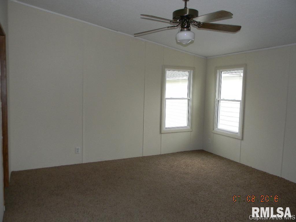 18856 Finney Road Girard, IL 62640 - Photo 6 of 11