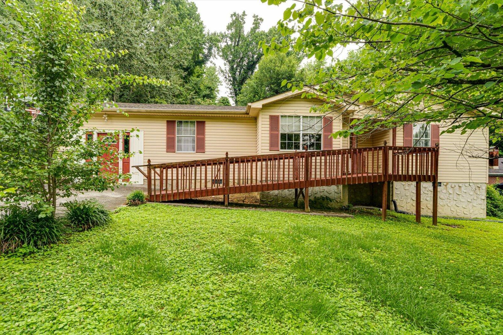 01-86 Bluff View Cir-1