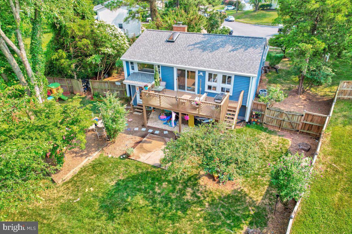 916 West Redwood Road Sterling, VA 20164 - Photo 4 of 33 Gallery Image 4