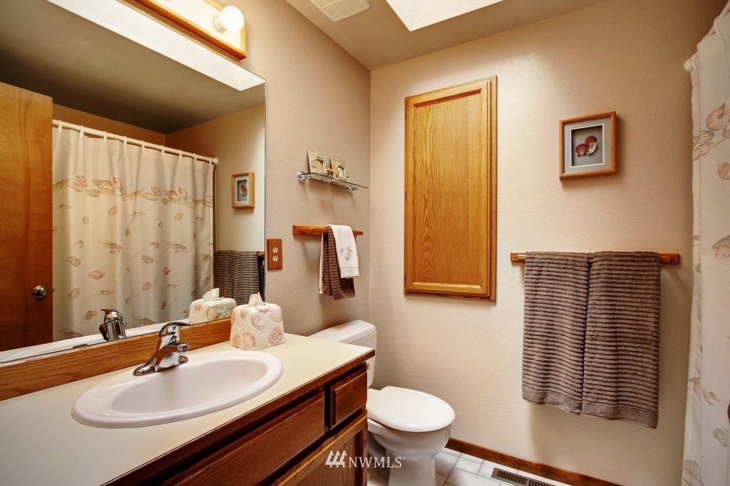 14901 104th Avenue Northeast Bothell, WA 98011 - Photo 8 of 17 Gallery Image 8