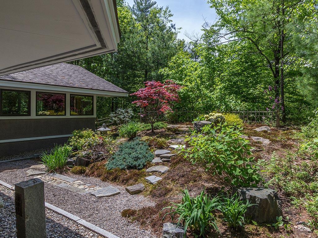 22 Mount Hunger Road East Edgecomb, ME 04556 - Photo 32 of 34 Japanese garden and master bedroom...