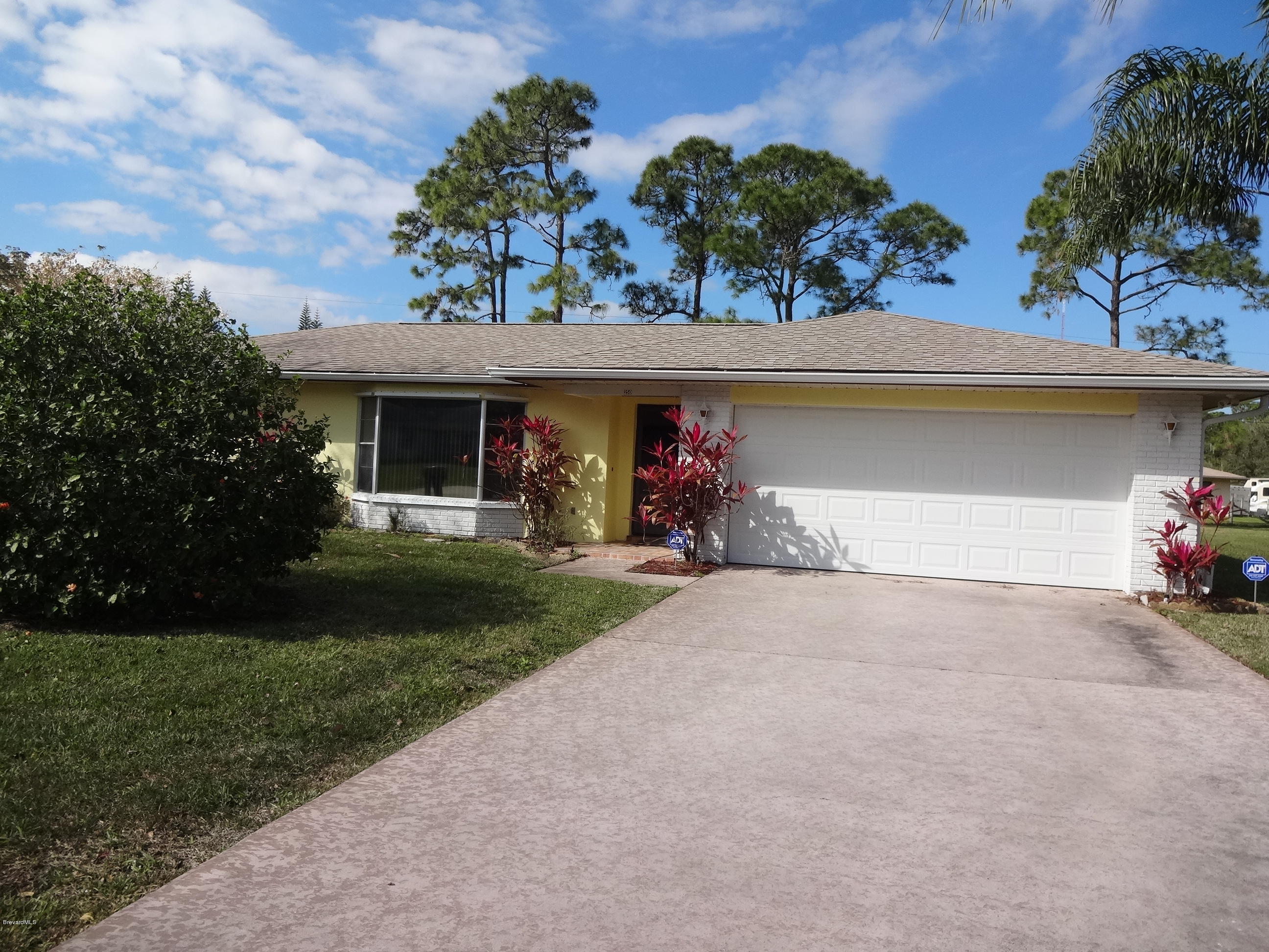 250 Edgevale Road Southeast Palm Bay, FL 32909 - Photo 1 of 33 DSC07809