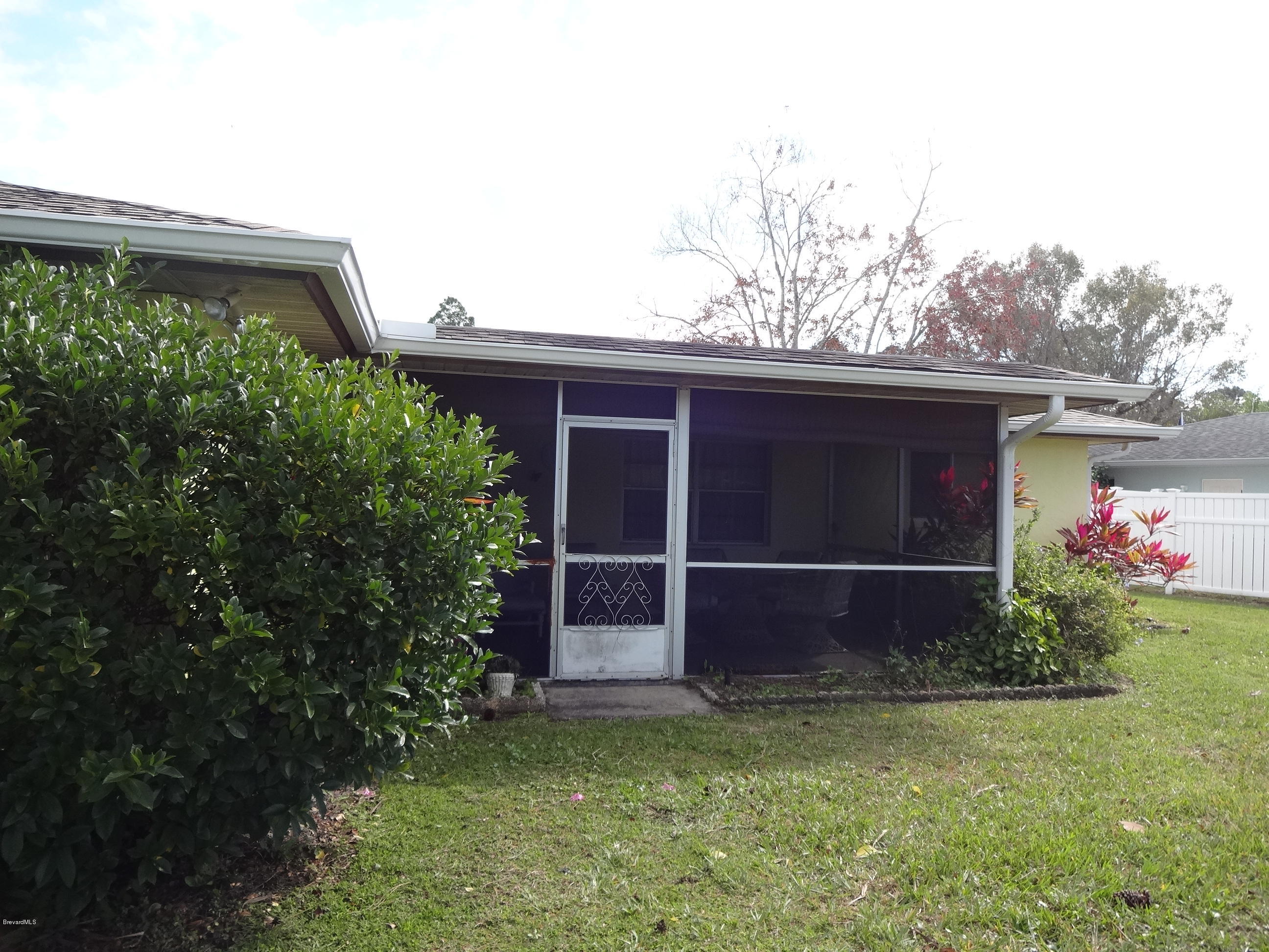 250 Edgevale Road Southeast Palm Bay, FL 32909 - Photo 31 of 33 DSC07844