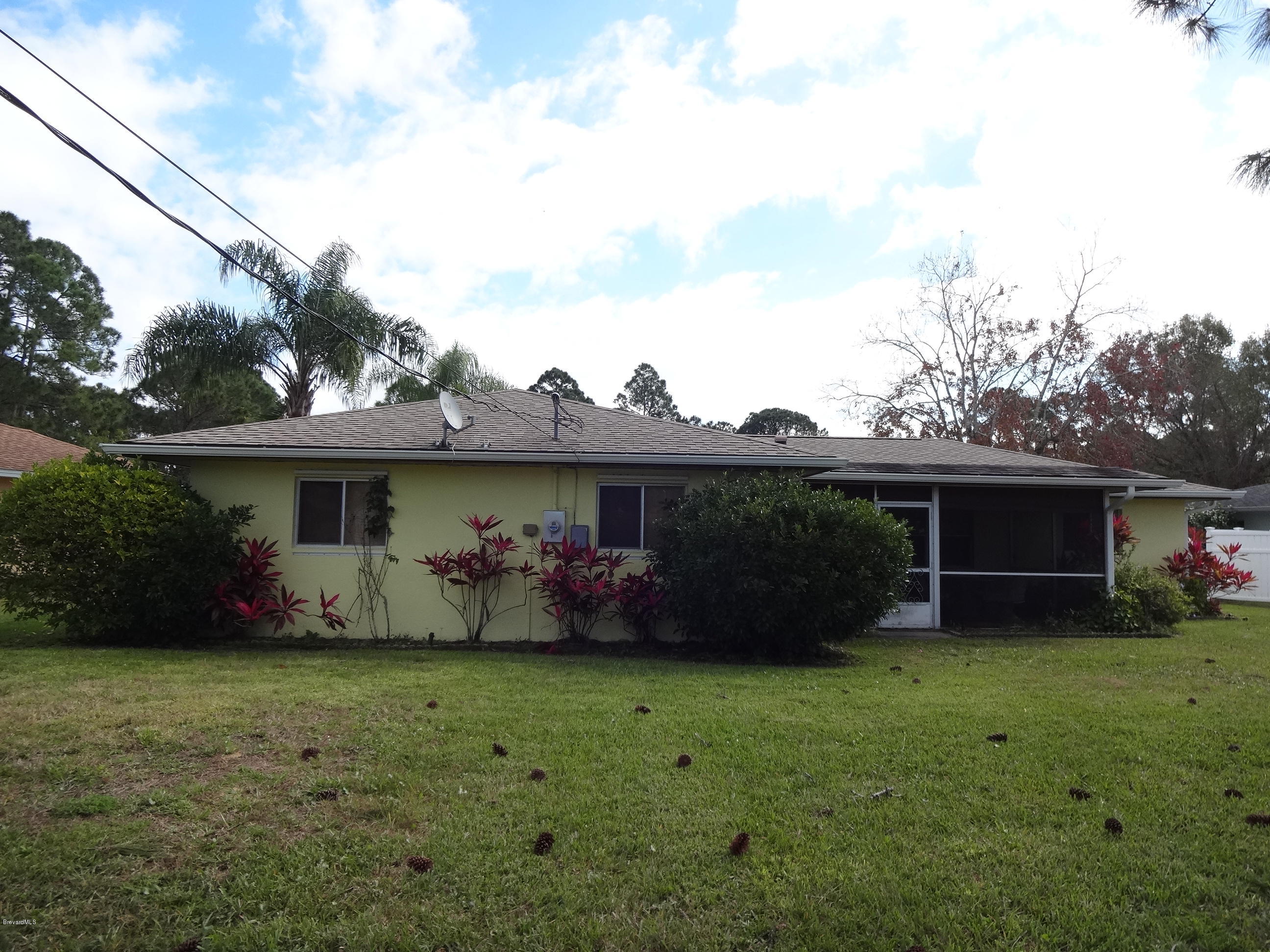250 Edgevale Road Southeast Palm Bay, FL 32909 - Photo 32 of 33 DSC07845