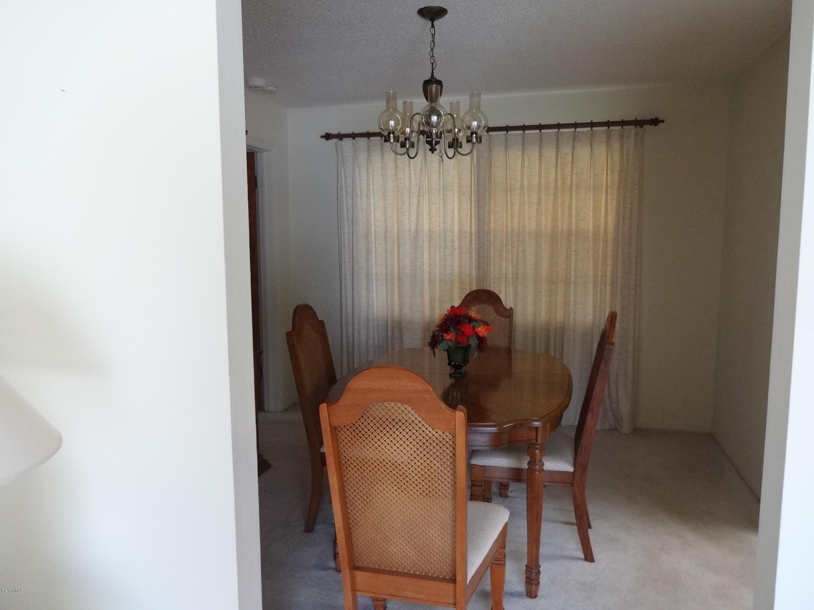 250 Edgevale Road Southeast Palm Bay, FL 32909 - Photo 6 of 33 DSC07814