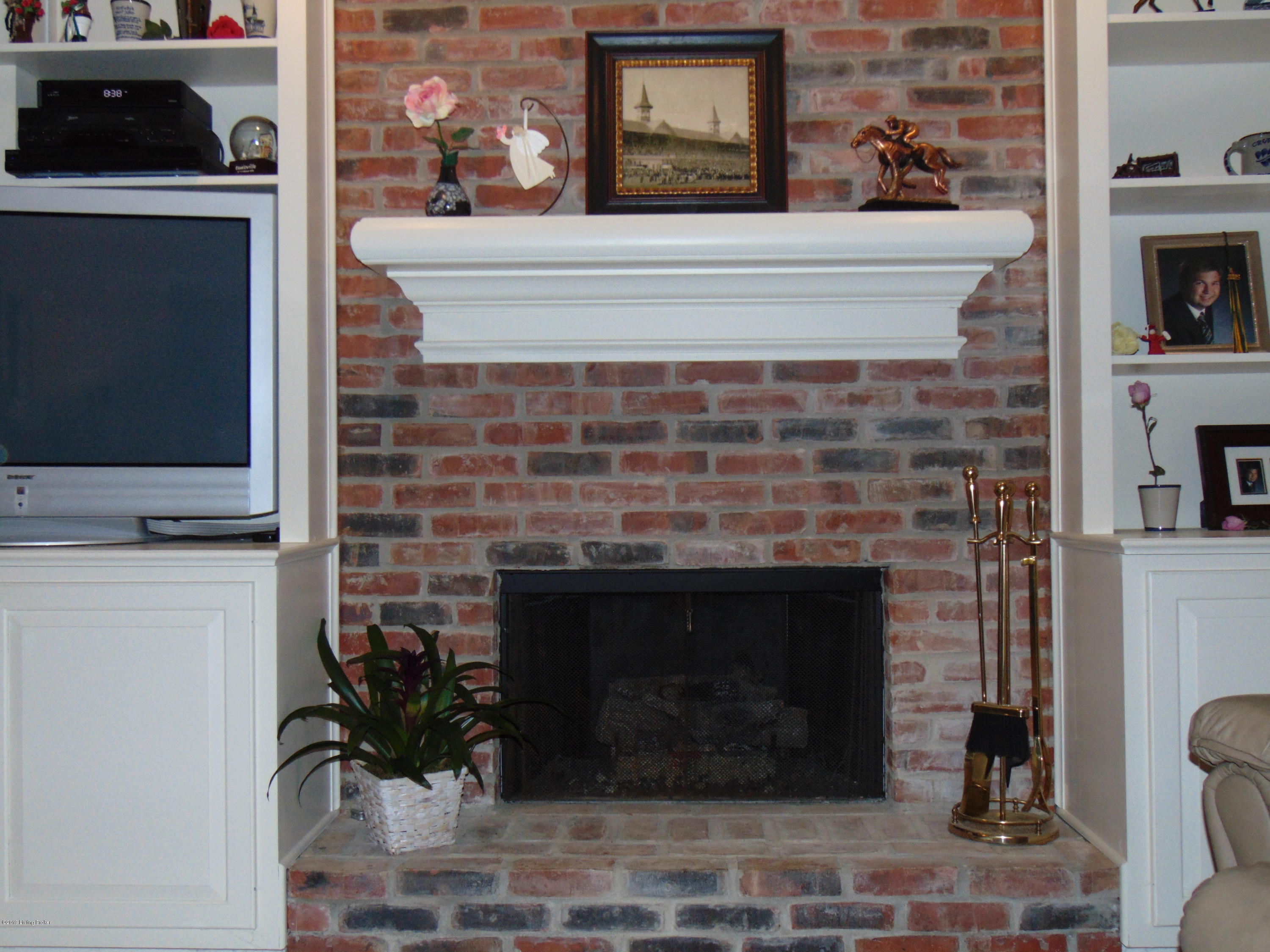 8212 Lacevine Road Louisville, KY 40220 - Photo 15 of 59 DSC00807