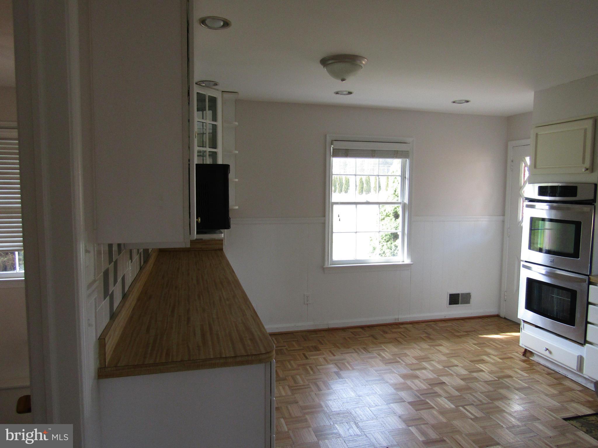 11015 Braddock Road Fairfax, VA 22030 - Photo 9 of 30 Kitchen