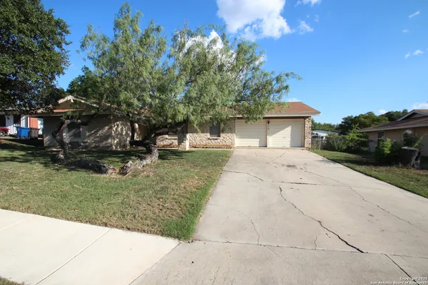 $1,575 | 310 Threadneedle Lane, San Antonio, TX 78227