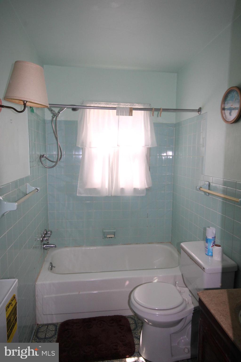 702 Rigby Avenue Cambridge, MD 21613 - Photo 11 of 12 Bathroom