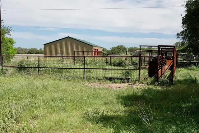 $209,500 | 240 Pr 6333 Indian Gap Tx 76531, Hamilton, TX 76531