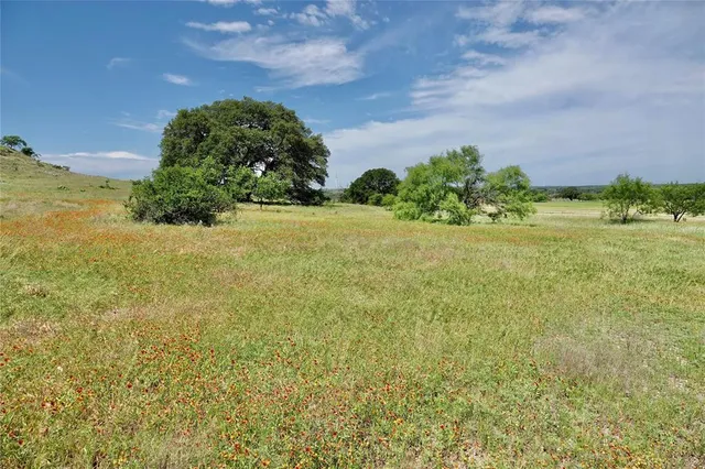 $215,000 | 240 Pr 6333 Indian Gap Tx 76531, Hamilton, TX 76531
