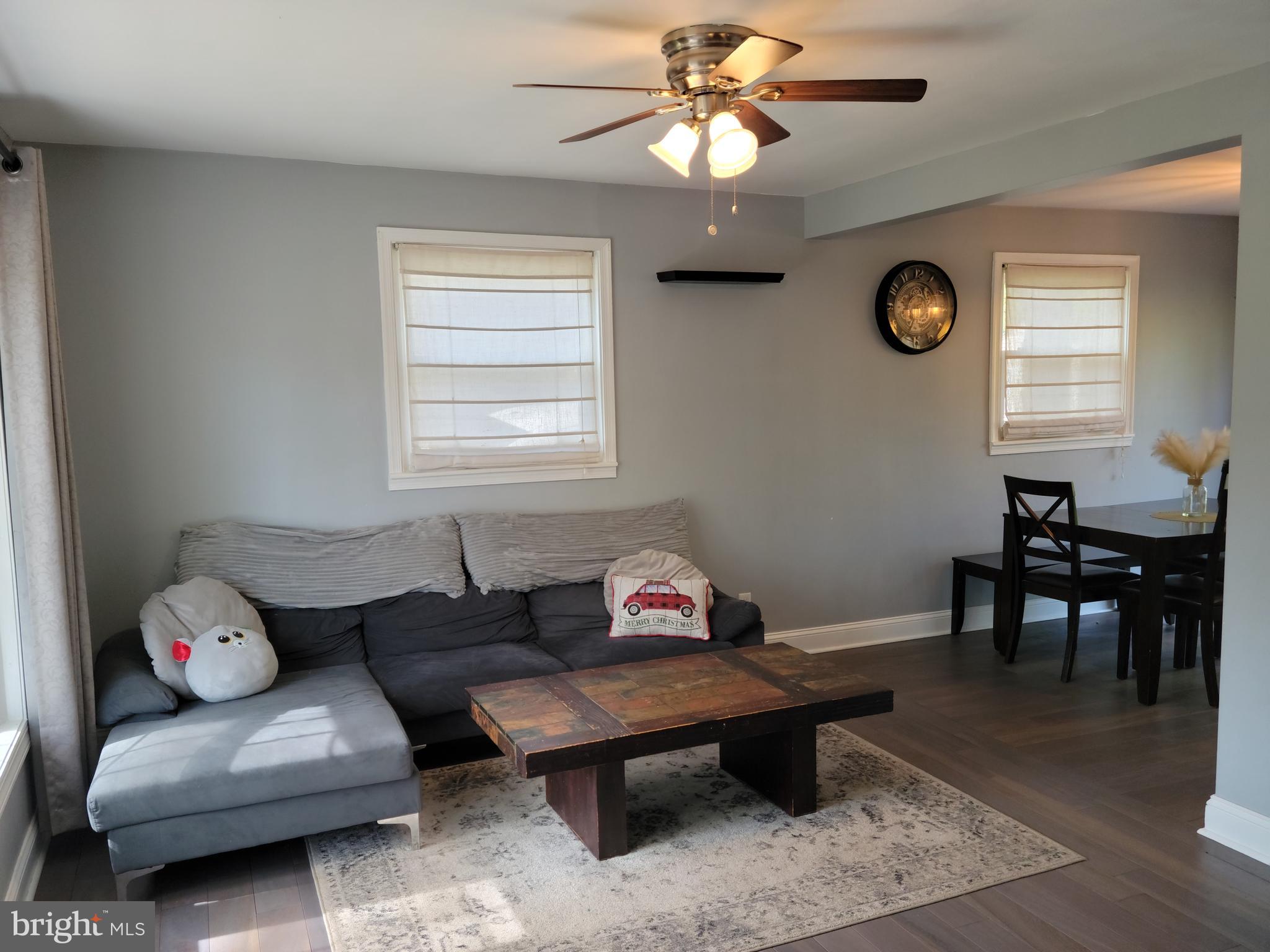 729 Valley Road Phoenixville, PA 19460 - Photo 2 of 21 Living room