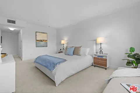$1,095,000 | 1830 Pelham Avenue, Unit 301, Los Angeles, CA 90025
