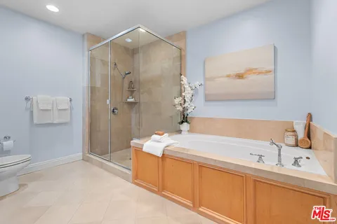 $1,095,000 | 1830 Pelham Avenue, Unit 301, Los Angeles, CA 90025