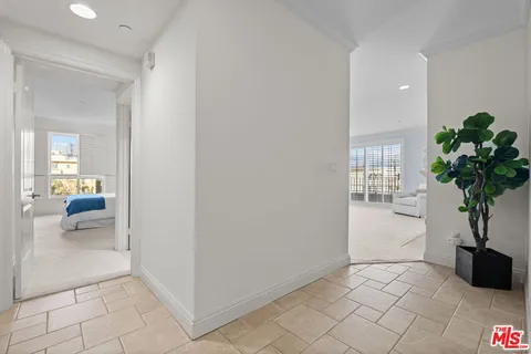 $1,095,000 | 1830 Pelham Avenue, Unit 301, Los Angeles, CA 90025