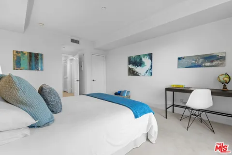 $1,095,000 | 1830 Pelham Avenue, Unit 301, Los Angeles, CA 90025