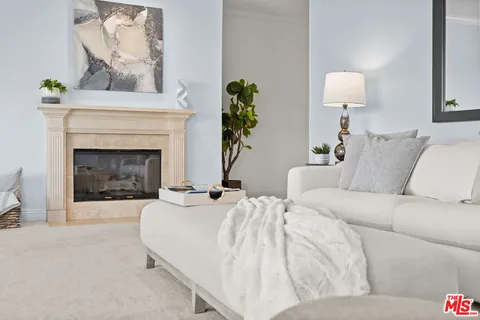 $1,095,000 | 1830 Pelham Avenue, Unit 301, Los Angeles, CA 90025