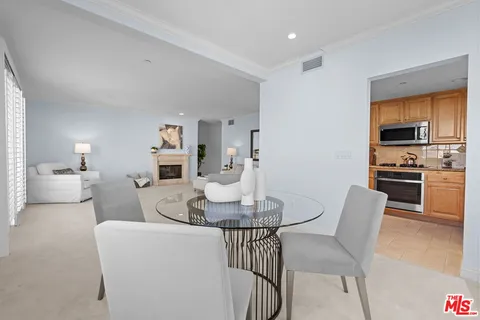 $1,095,000 | 1830 Pelham Avenue, Unit 301, Los Angeles, CA 90025