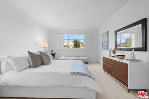 $1,095,000 | 1830 Pelham Avenue, Unit 301, Los Angeles, CA 90025