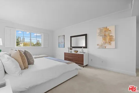 $1,095,000 | 1830 Pelham Avenue, Unit 301, Los Angeles, CA 90025