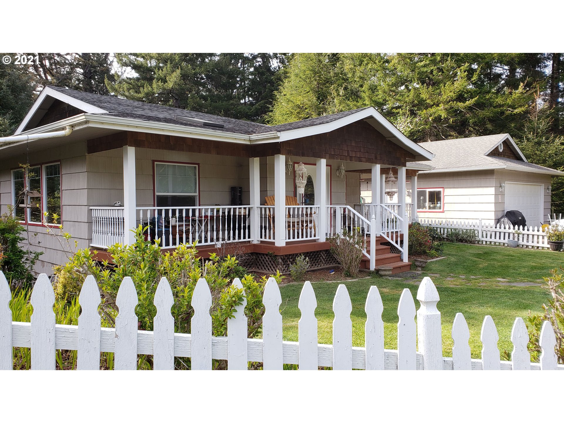 84275 Clear Lake Road Florence, OR 97439 - Photo 1 of 32 Gallery Image 1