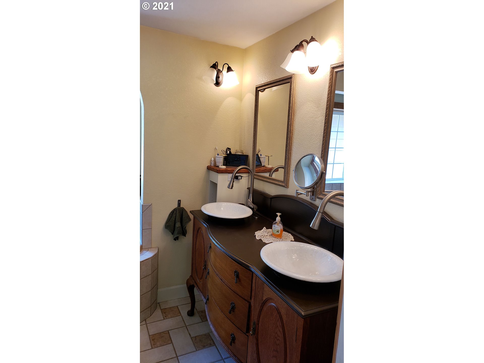 84275 Clear Lake Road Florence, OR 97439 - Photo 14 of 32 Gallery Image 14