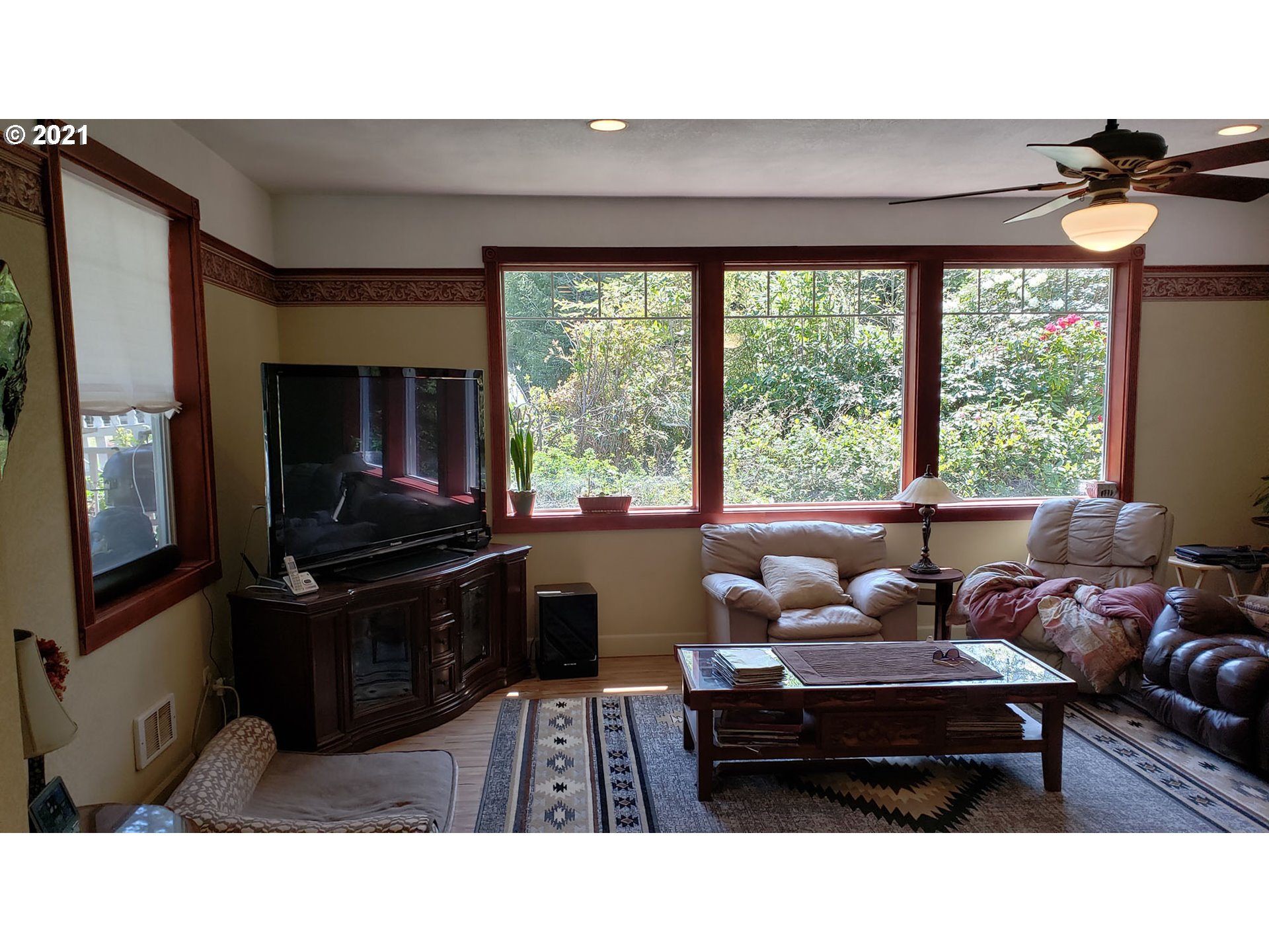84275 Clear Lake Road Florence, OR 97439 - Photo 4 of 32 Gallery Image 4