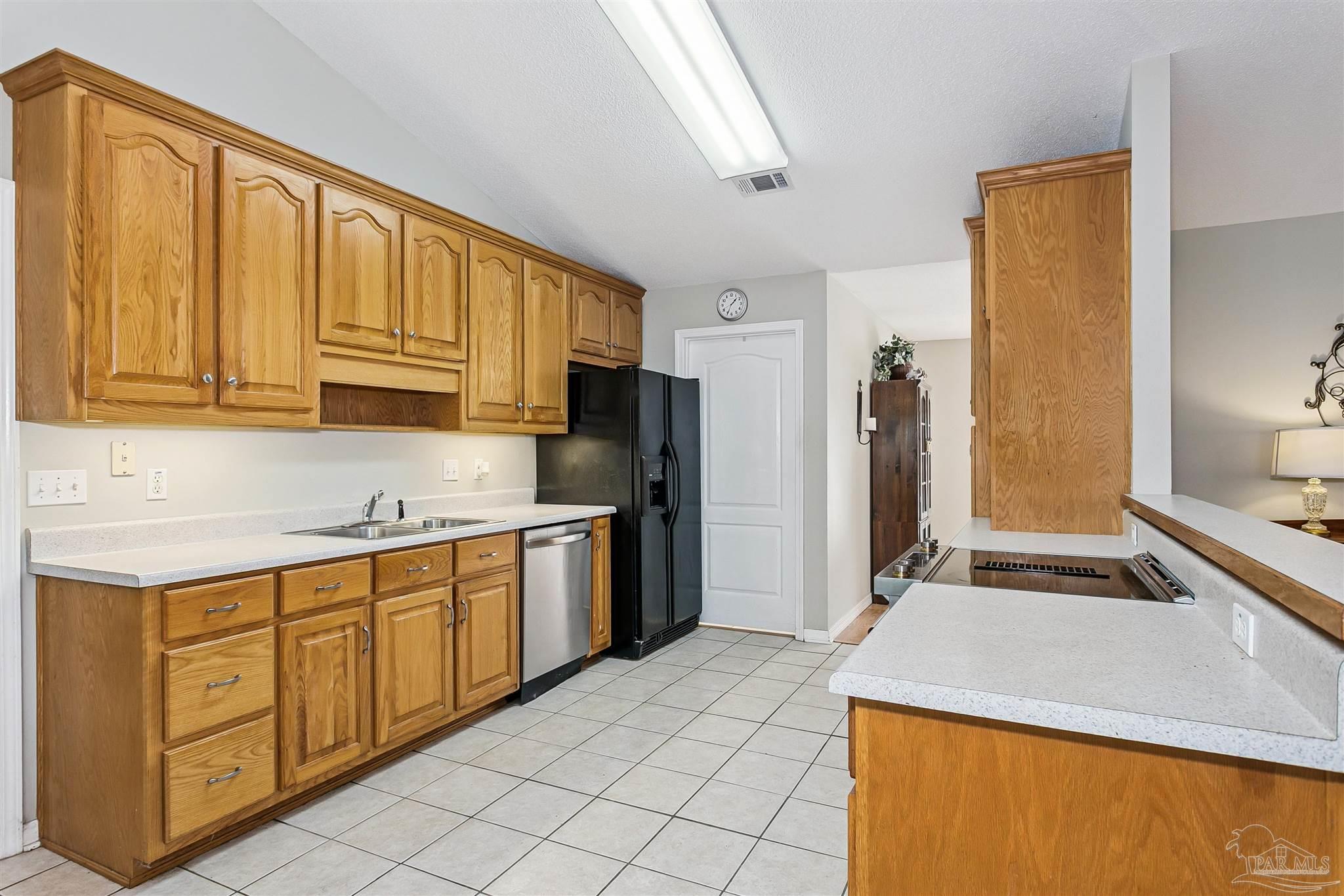 652 Ashford Road Cantonment, FL 32533 - Photo 10 of 35