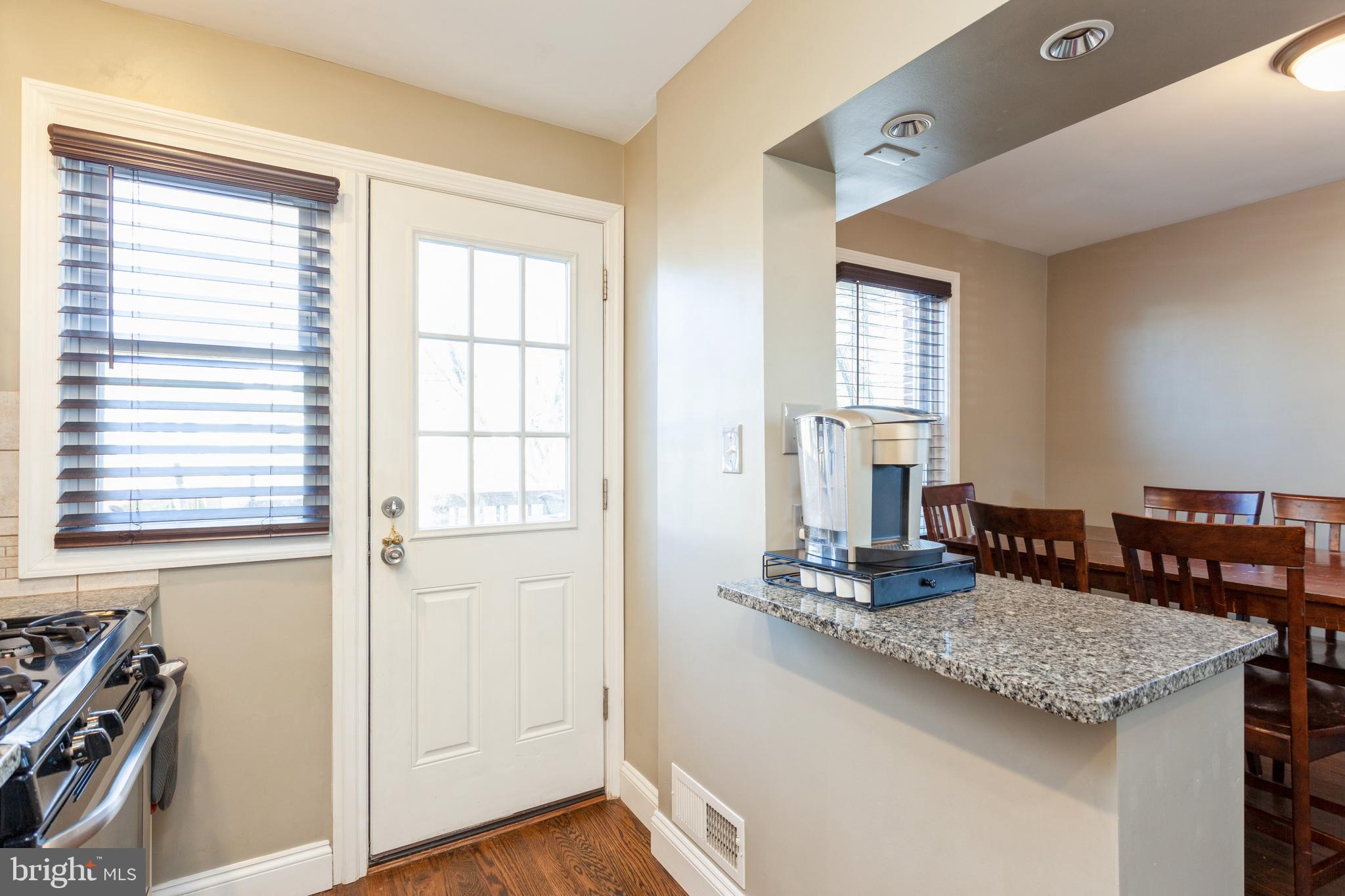 1800 Dunmere Road Baltimore, MD 21222 - Photo 16 of 40 Peninsula currently used as a coffee station