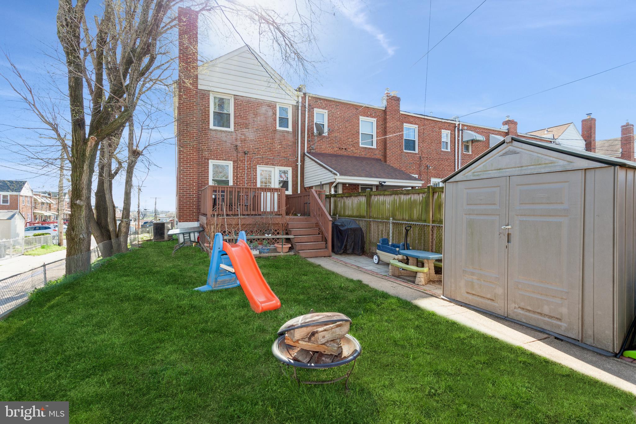 1800 Dunmere Road Baltimore, MD 21222 - Photo 34 of 40 Large rear yard