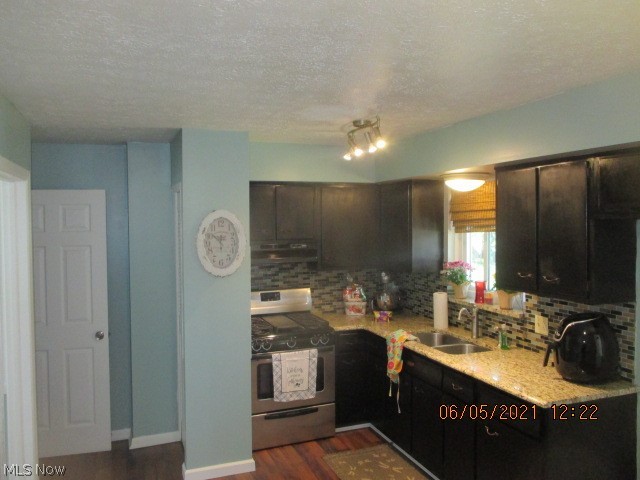 999 Renninger Road, Unit 6 New Franklin, OH 44319 - Photo 2 of 19 Updated Kitchen