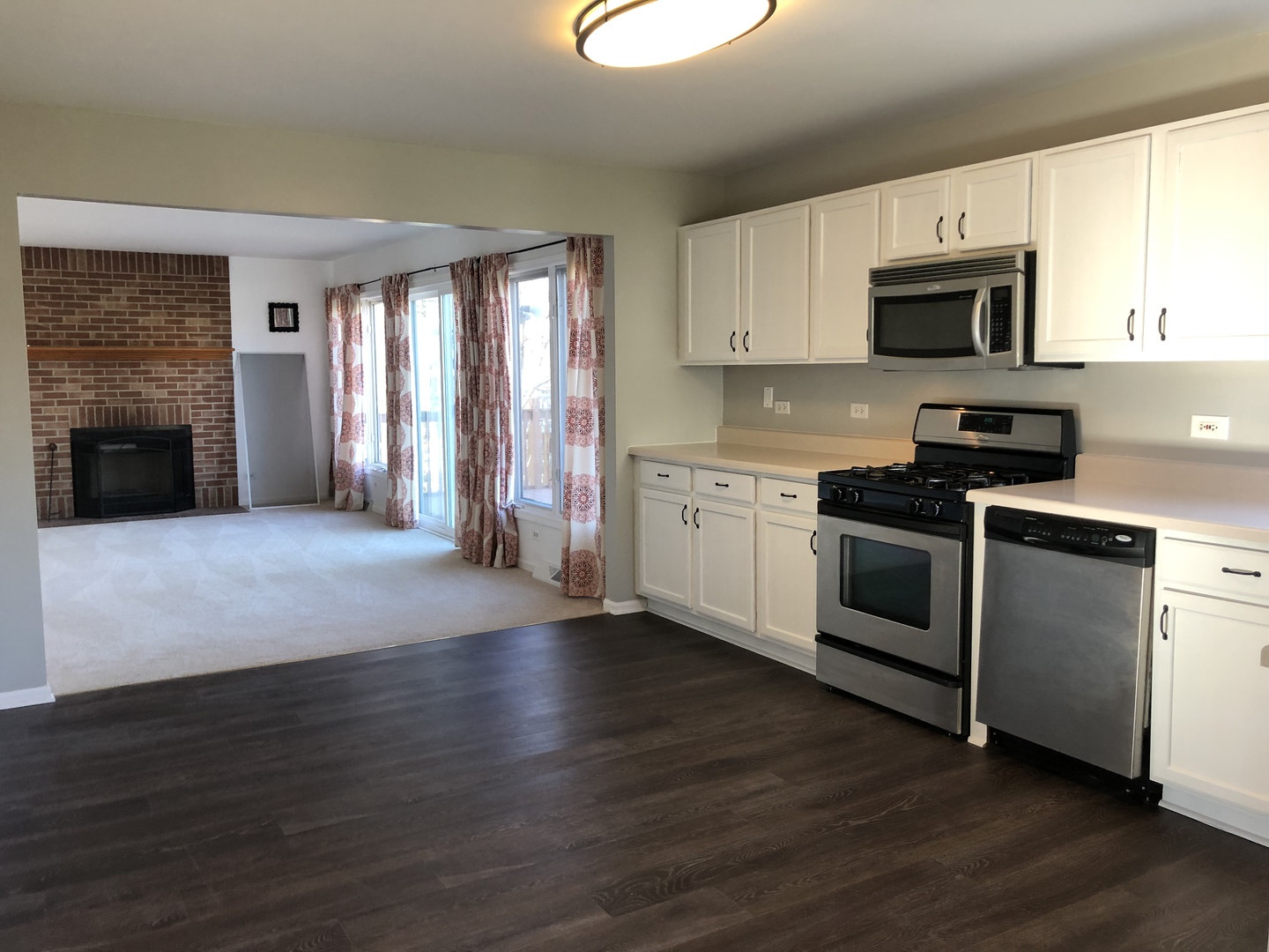 1242 Chanticleer Avenue Bolingbrook, IL 60490 - Photo 2 of 32