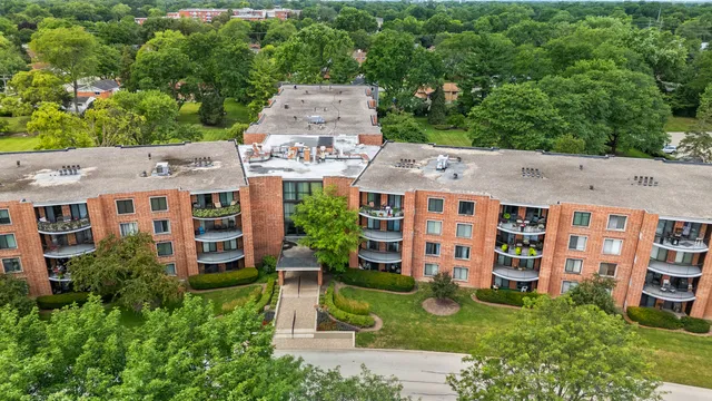 $2,000 | 1405 East Central Road, Unit 110B, Arlington Heights, IL 60005