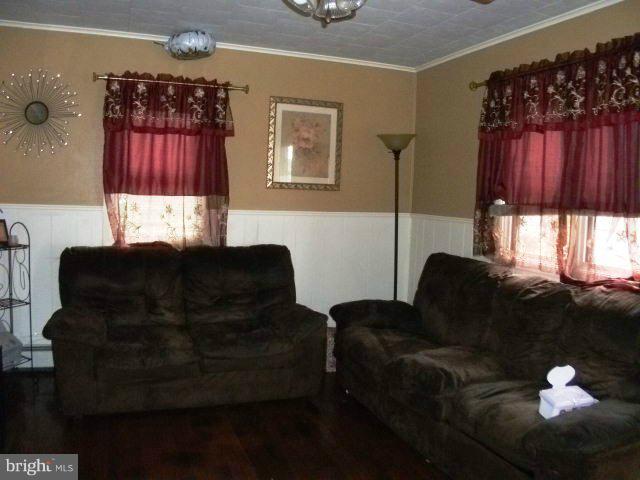 7729 Frederick Road Hyattsville, MD 20784 - Photo 5 of 12 Living Room