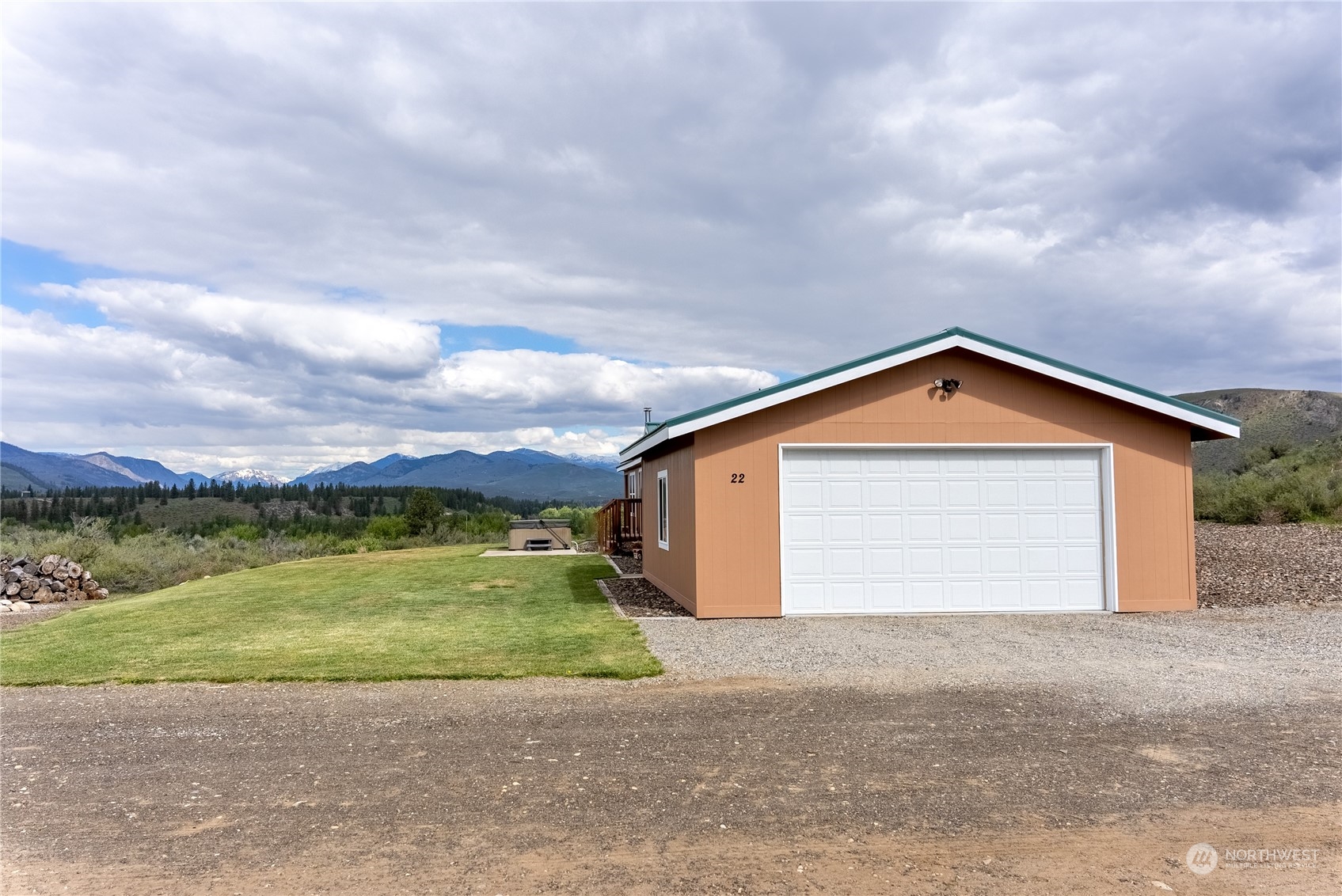 22 Foster Davis Road Winthrop, WA 98862 - Photo 4 of 40 Gallery Image 4