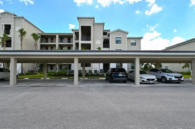 $6,000 | 18028 Gawthrop Drive, Unit 208, Lakewood Ranch, FL 34211