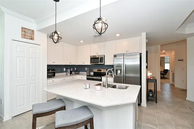 $6,000 | 18028 Gawthrop Drive, Unit 208, Lakewood Ranch, FL 34211