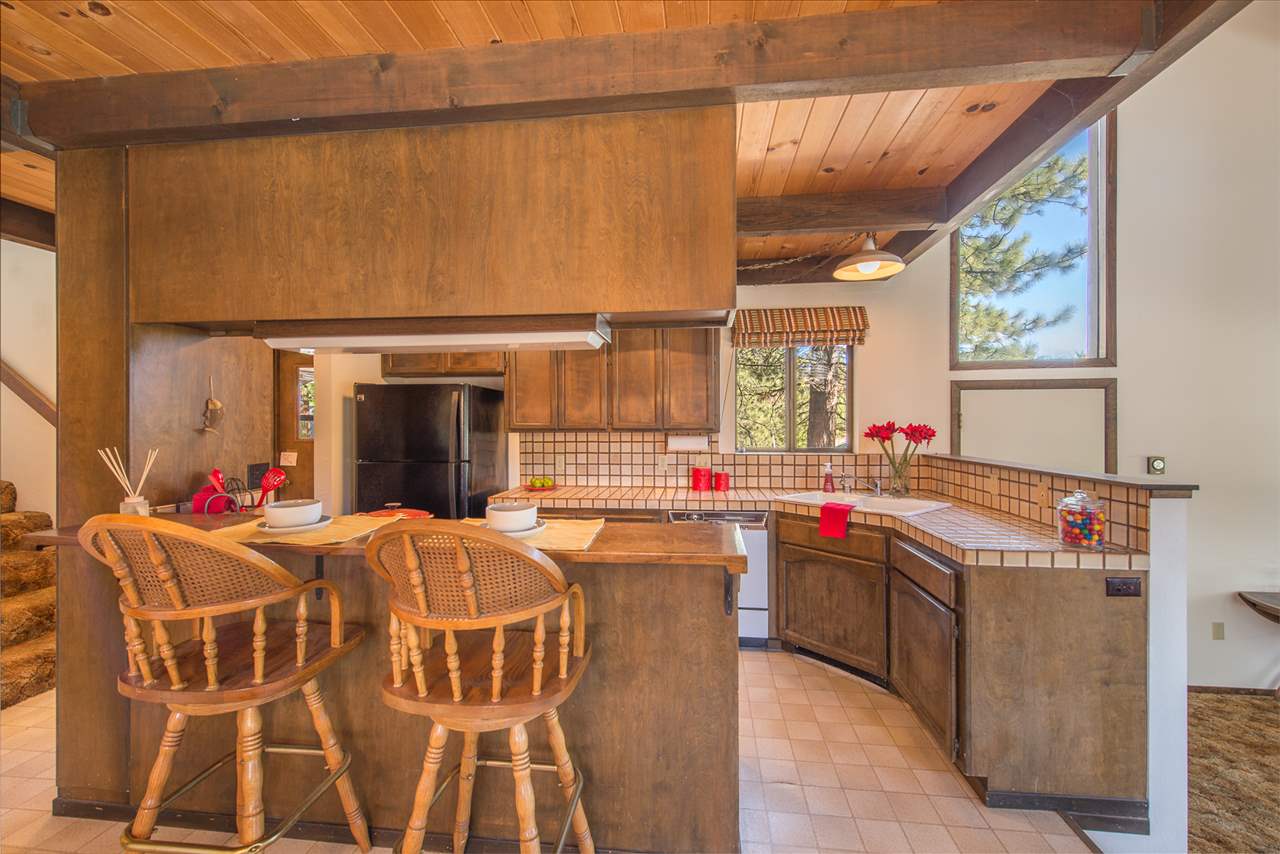 10163 Shore Pine Road Truckee, CA 96161 - Photo 6 of 21 Gallery Image 6