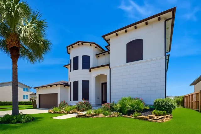 $710,000 | 1834 Lakeside Drive, Seabrook, TX 77586