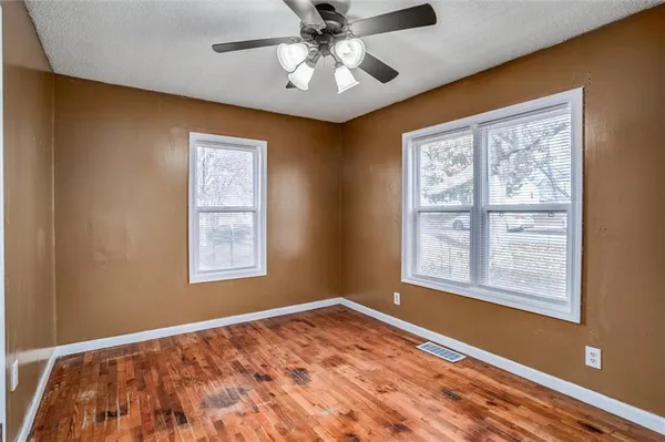 $209,900 | 4928 North Topping Avenue, Kansas City, MO 64119