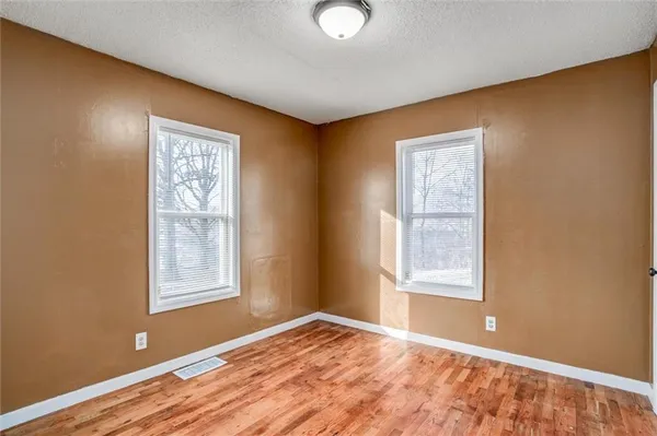 $209,900 | 4928 North Topping Avenue, Kansas City, MO 64119